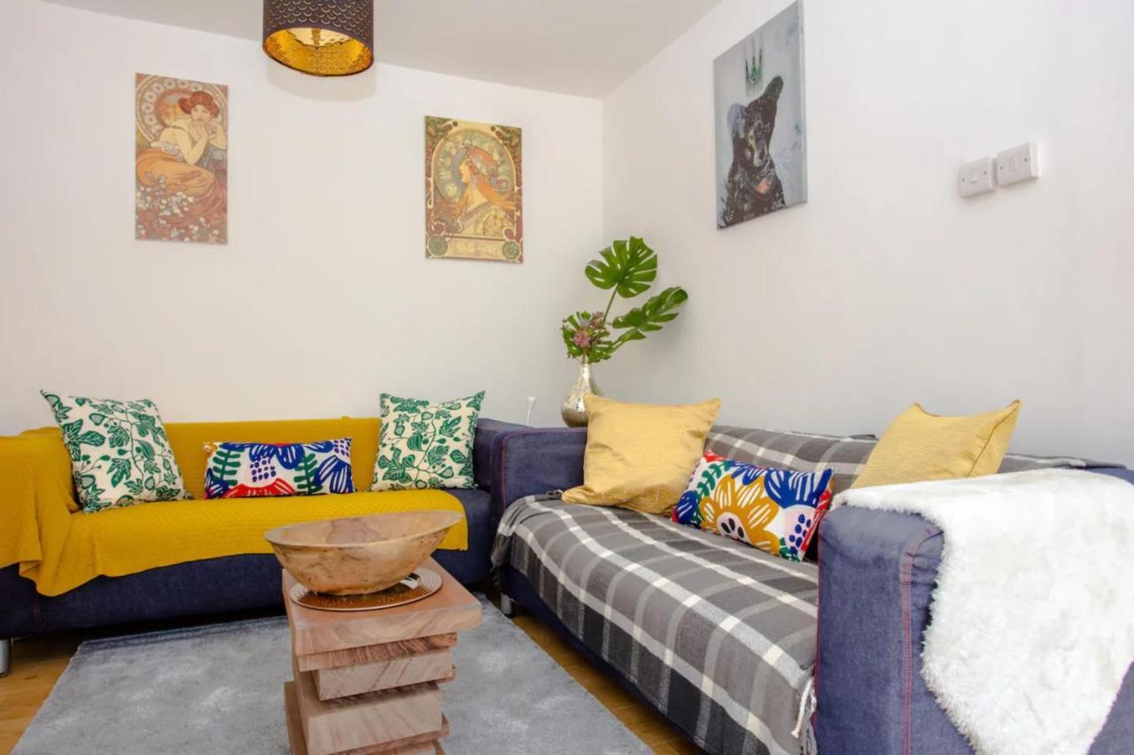 Stylish 4bd House With Private Garden - Stratford Case de vacanță *
