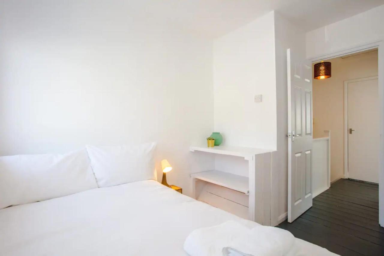 Stylish 4bd House With Private Garden - Stratford Case de vacanță