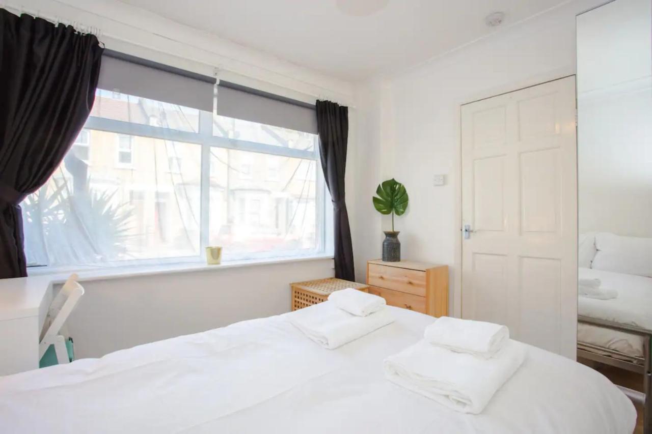 Stylish 4bd House With Private Garden - Stratford Case de vacanță